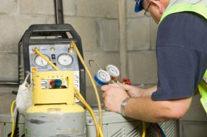 air-conditioner-service-technician